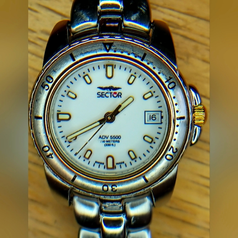 XSector 29mm SS band, case, rotating bezel, gold plated details, 3 hand movement